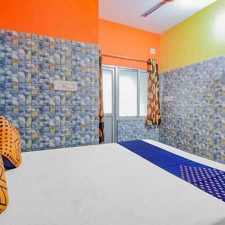 Spot On 74542 Aarav Hotel Jādabpur Exterior photo