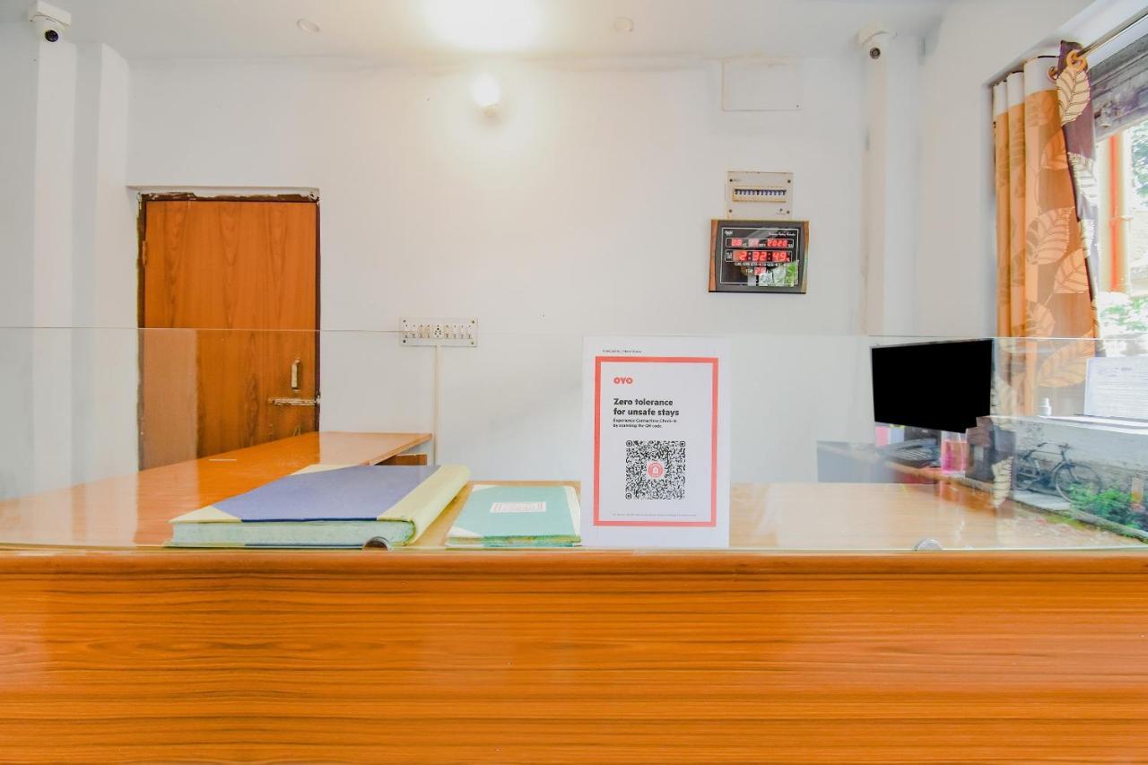 Spot On 74542 Aarav Hotel Jādabpur Exterior photo